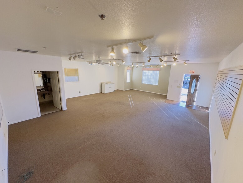 More Photos Of 101 S Main St, Cottonwood General Retail For Lease