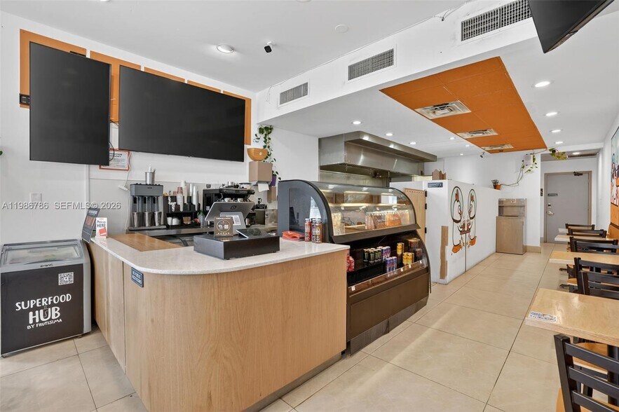 More Photos Of 3134-3150 NE 9th St, Fort Lauderdale Restaurant For Sale