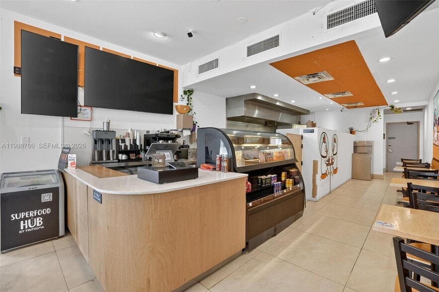More Photos Of 3134-3150 NE 9th St, Fort Lauderdale Restaurant For Lease