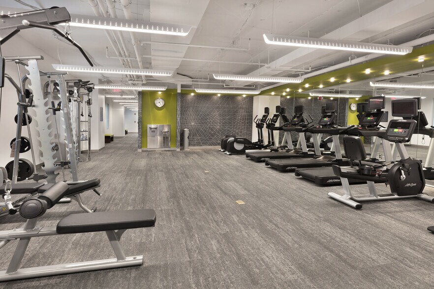 More Photos Of 7619 Little River Tpke, Annandale Office For Lease