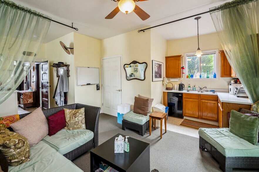 More Photos Of 5525 E Burnside St, Portland Office Residential For Sale