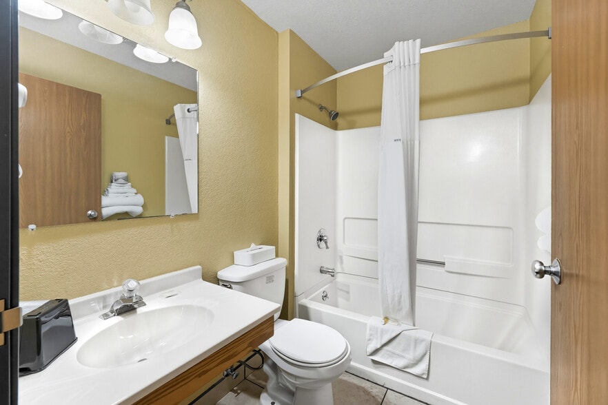 More Photos Of 1924 Freedom Rd, Trinidad Hotel For Sale