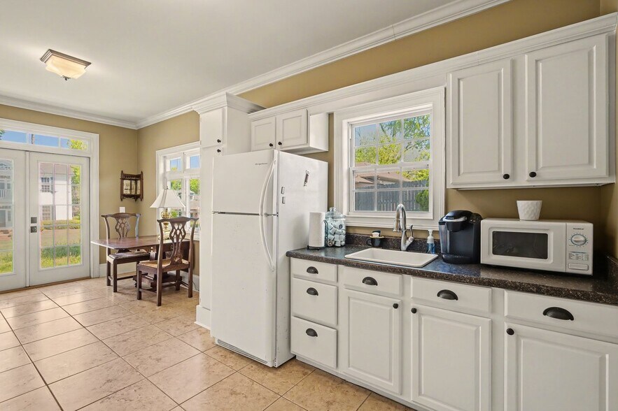 More Photos Of 236 Washington Ave, Marietta Office Residential For Sale