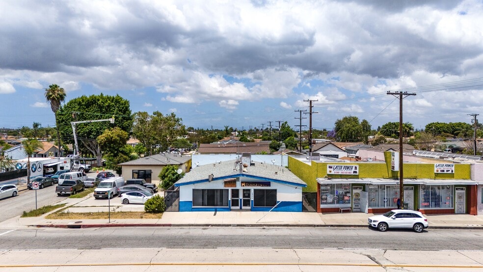 More Photos Of 13175 Paramount Blvd, South Gate Office For Sale