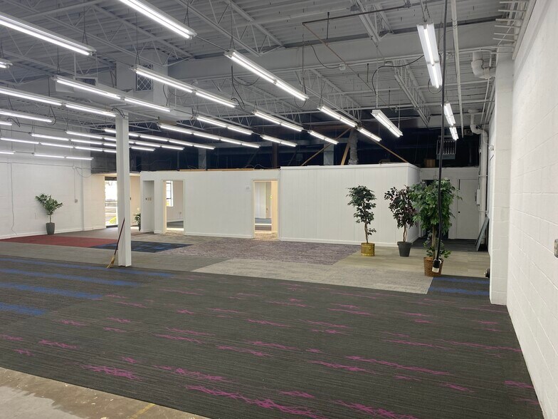 More Photos Of 7 Andover Dr, West Hartford Unknown For Lease