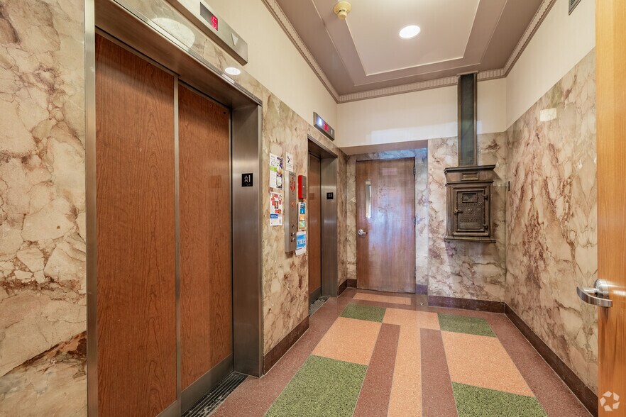 More Photos Of 503 S Kansas Ave, Topeka Office For Sale