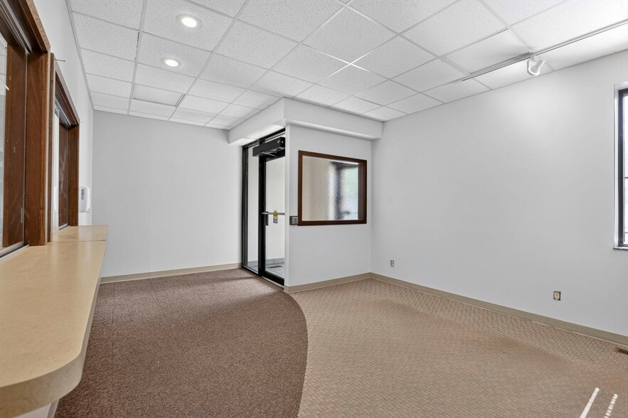 More Photos Of 3900 E Livingston Ave, Columbus Medical For Sale