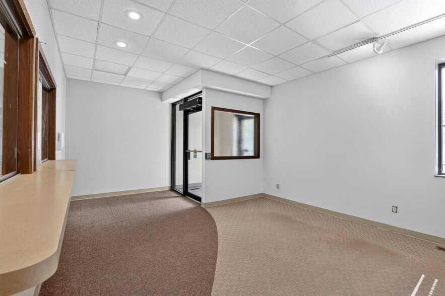 More Photos Of 3900 E Livingston Ave, Columbus Medical For Sale