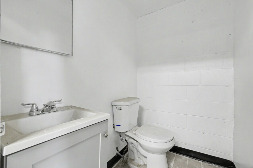 More Photos Of 22909-22917 Van Born Rd, Taylor Freestanding For Sale