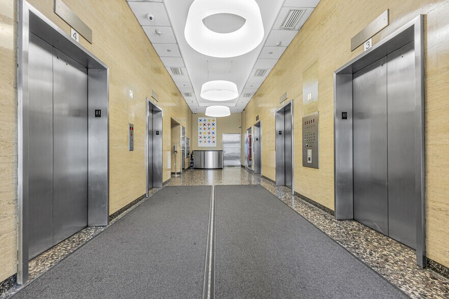 More Photos Of 131 W 33rd St, New York Office For Sale