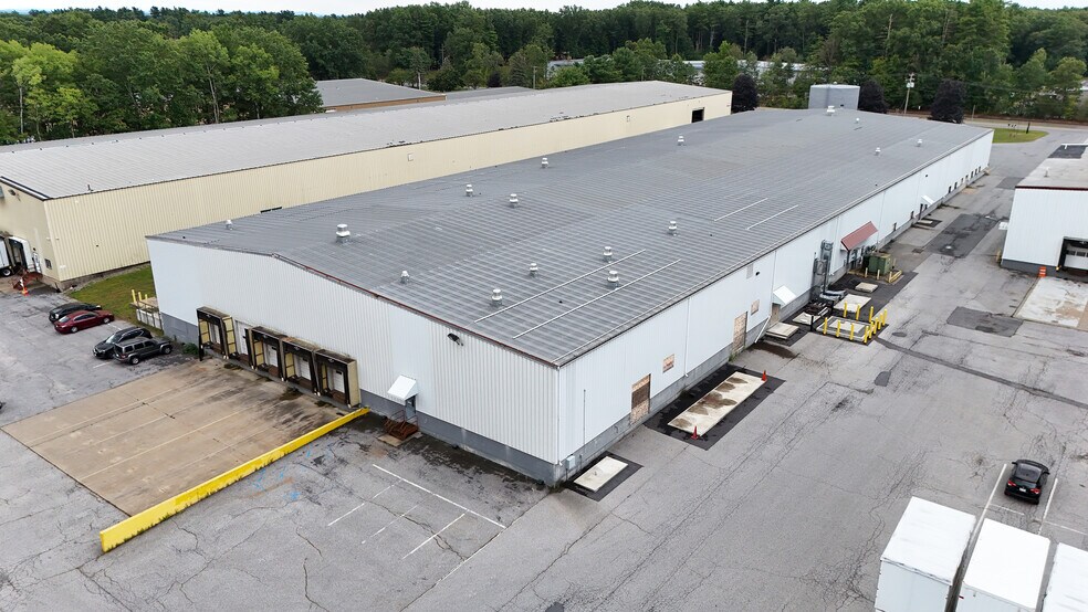 More Photos Of 3 Grande Blvd, Saratoga Springs Warehouse For Lease