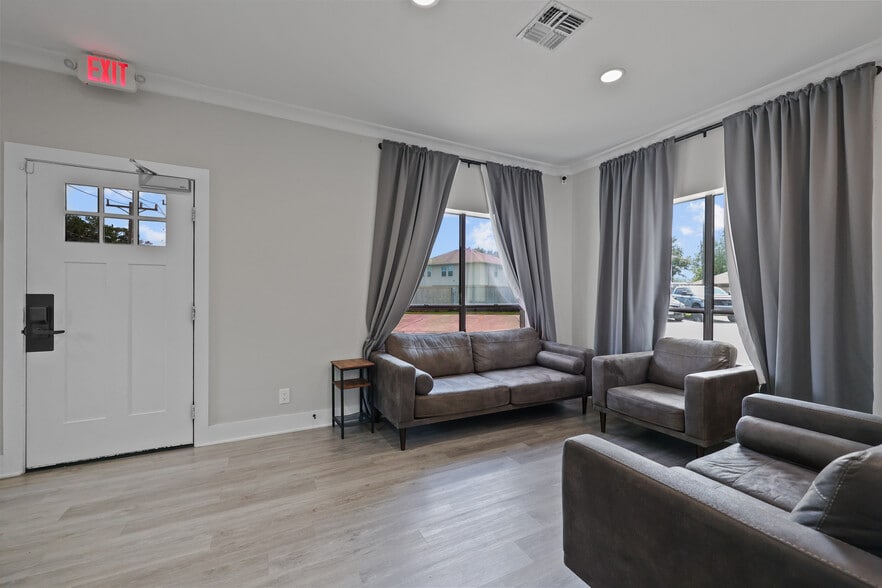 More Photos Of 20713 Aldine Westfield Rd, Houston Office Residential For Sale