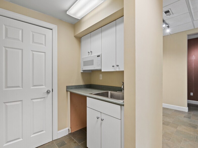 More Photos Of 1482 Russ Ave, Waynesville Office For Lease