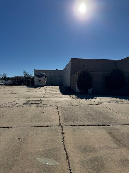 More Photos Of 8716 SE 15th St, Oklahoma City Distribution For Sale