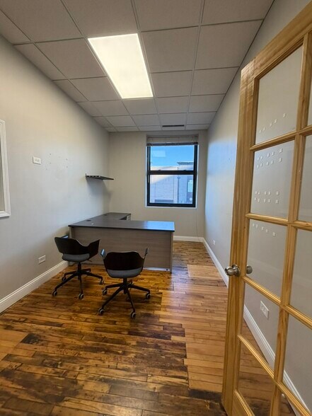 More Photos Of 1512 N Fremont St, Chicago Loft Creative Space For Lease
