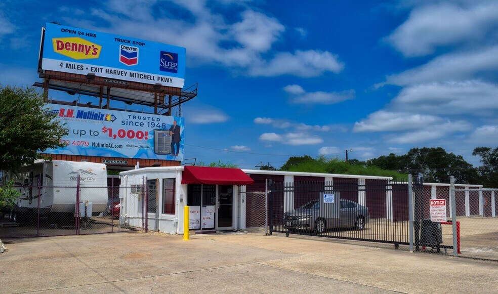 More Photos Of 1742 N Earl Rudder Fwy, Bryan Self Storage For Sale