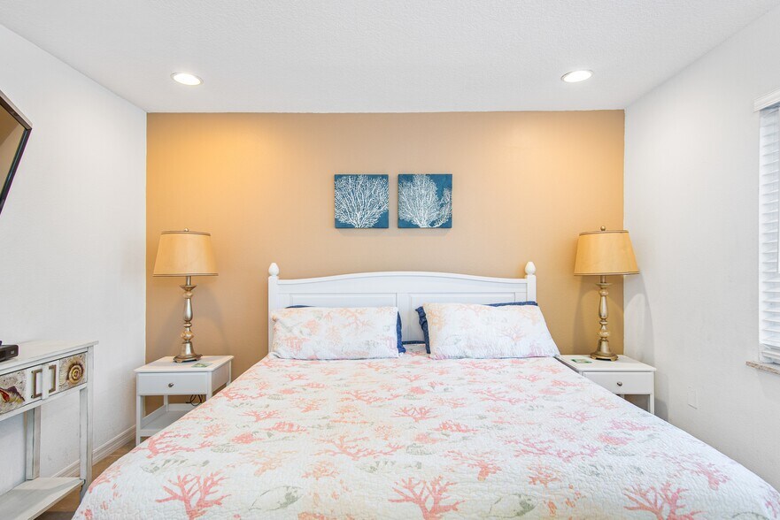 More Photos Of 217 Casey Key Rd, Nokomis Specialty For Sale