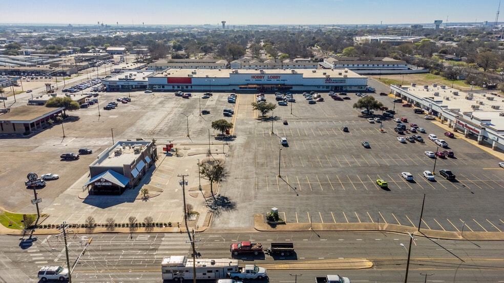 More Photos Of 1200 Richland Dr, Waco Unknown For Lease