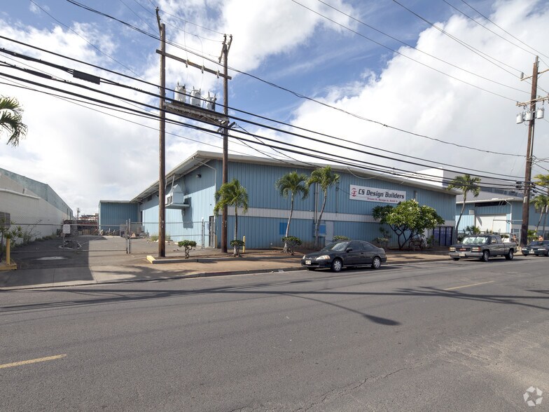 More Photos Of 220 Puuhale Rd, Honolulu Warehouse For Lease