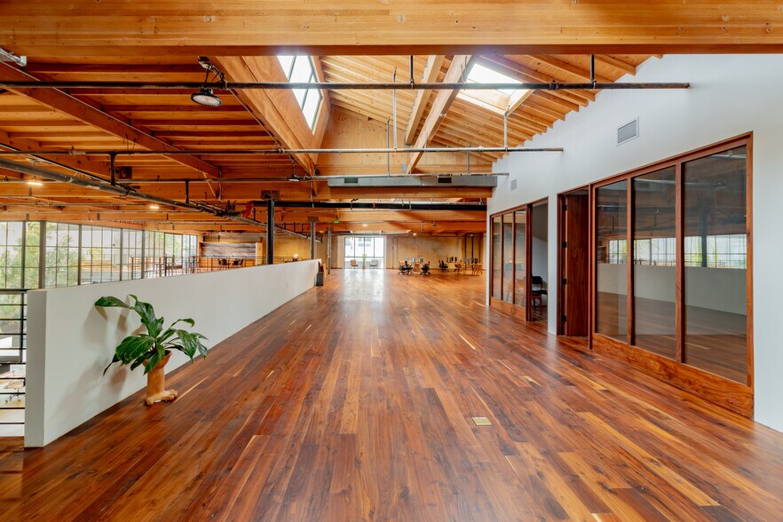 More Photos Of 3322 La Cienega Pl, Los Angeles Loft Creative Space For Sale