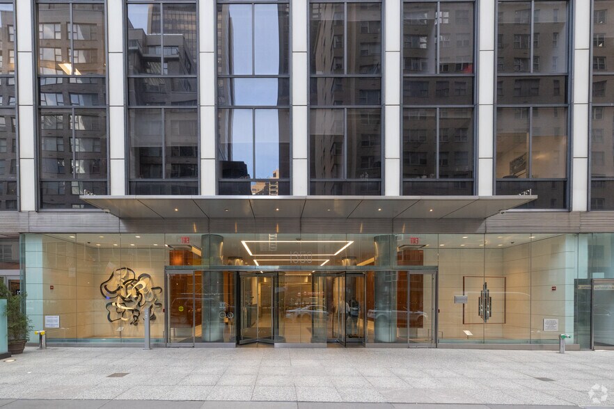 More Photos Of 1350 Avenue of the Americas, New York Office For Lease