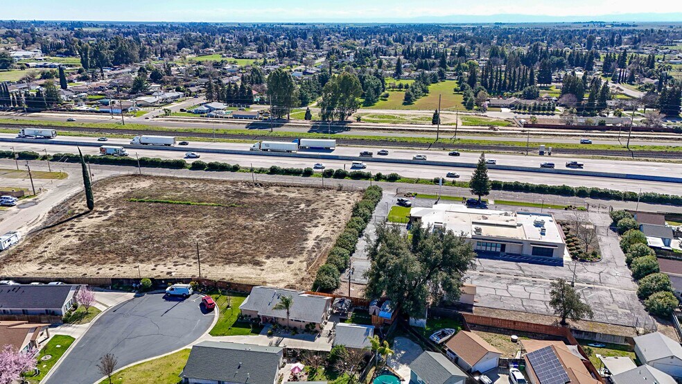 More Photos Of 971 E Broadway Ave, Atwater Office For Lease