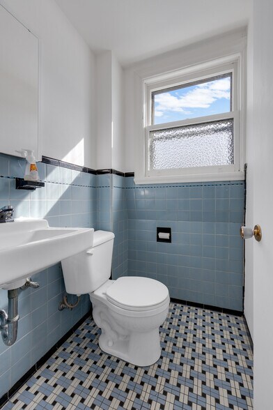 More Photos Of 5870 Rue Sherbrooke E, Montréal Office For Lease