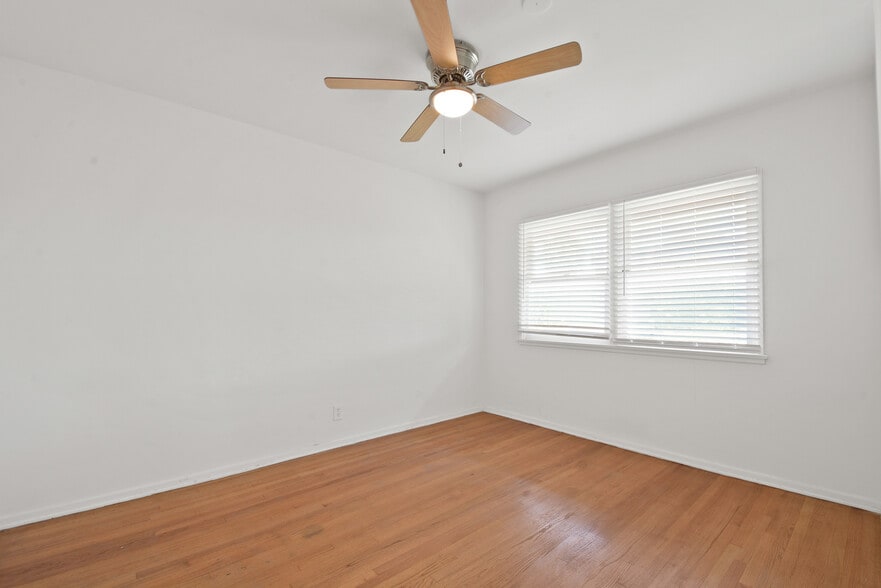More Photos Of 8529 Cashio St, Los Angeles Apartments For Sale
