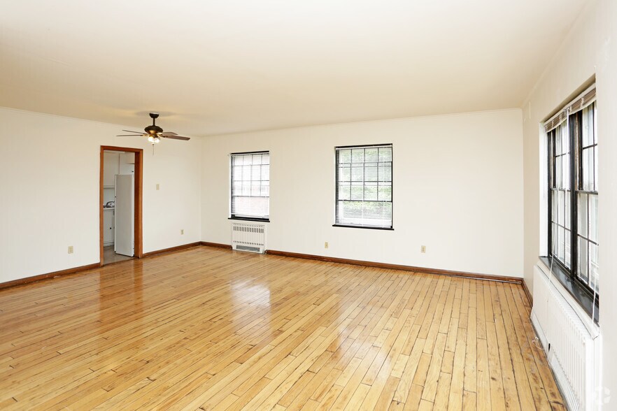 More Photos Of 3333 Grand Ave, Des Moines Apartments For Sale