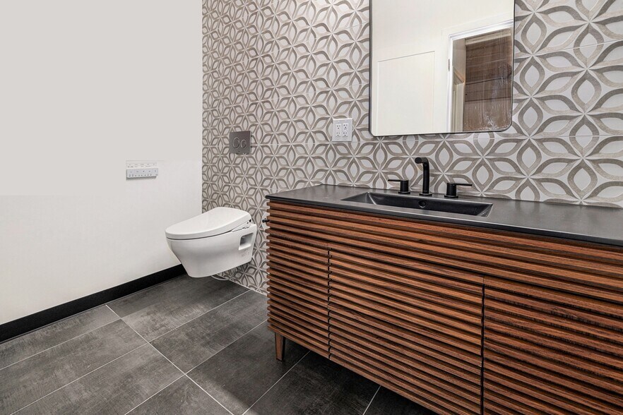 More Photos Of 5731 Palmer Way, Carlsbad Research And Development For Sale