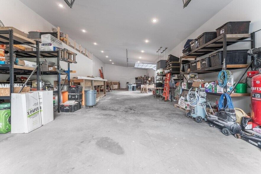 More Photos Of 13870 HWY 279, Gravette Flex For Sale