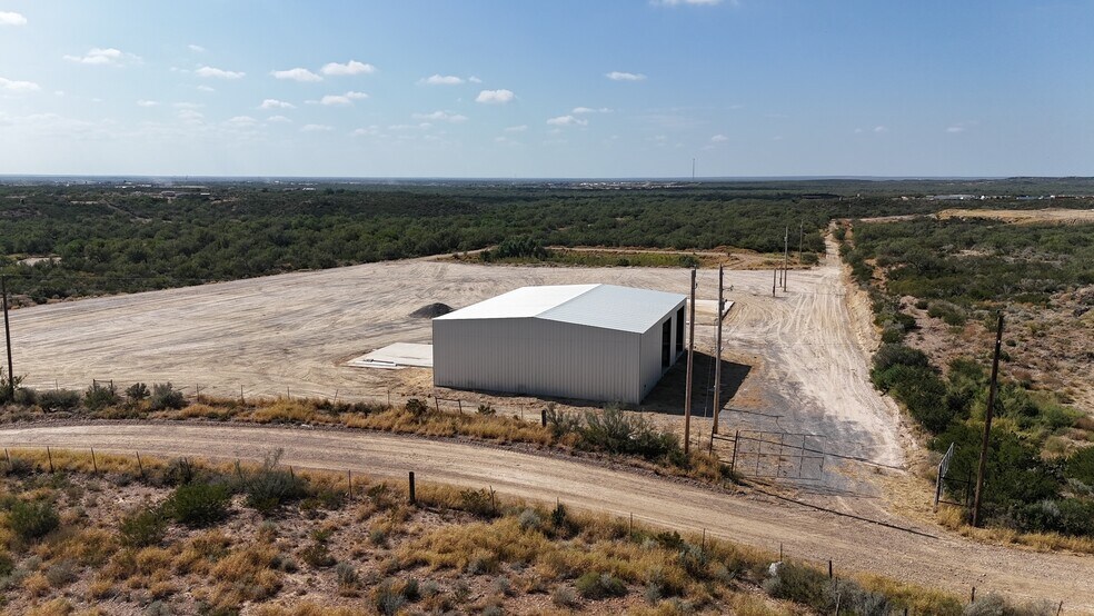 More Photos Of 311 Chicote Rd, Laredo Industrial For Sale