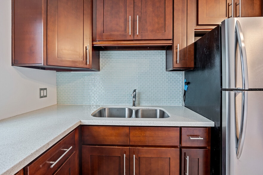 More Photos Of 502 Westminster ave, Venice Apartments For Sale