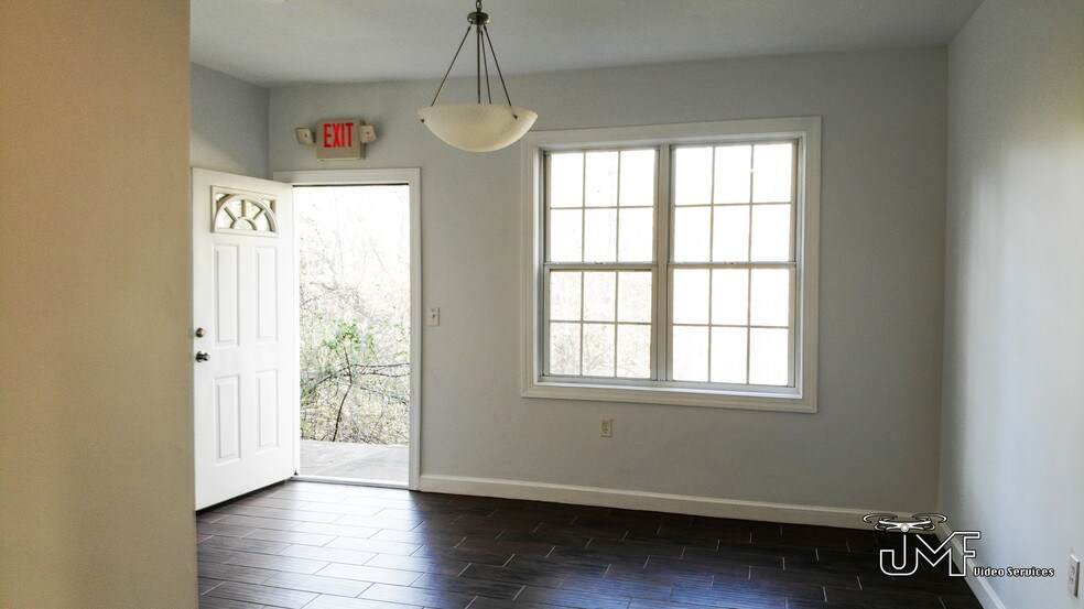 More Photos Of 3578-3592 Old Milton Pky, Alpharetta Medical For Lease