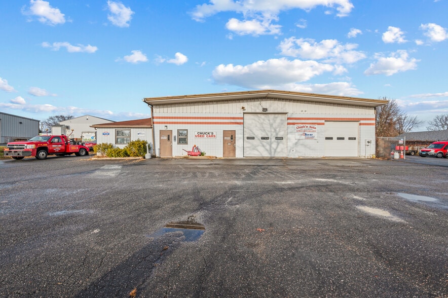 More Photos Of 15 King Spring Rd, Windsor Locks Auto Repair For Sale