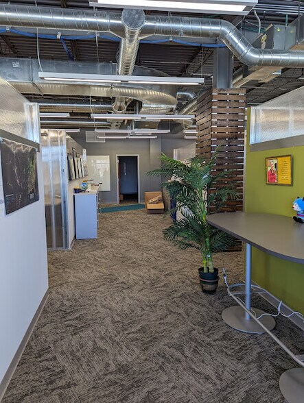 More Photos Of 34 Schroeder Ct, Madison Office For Lease