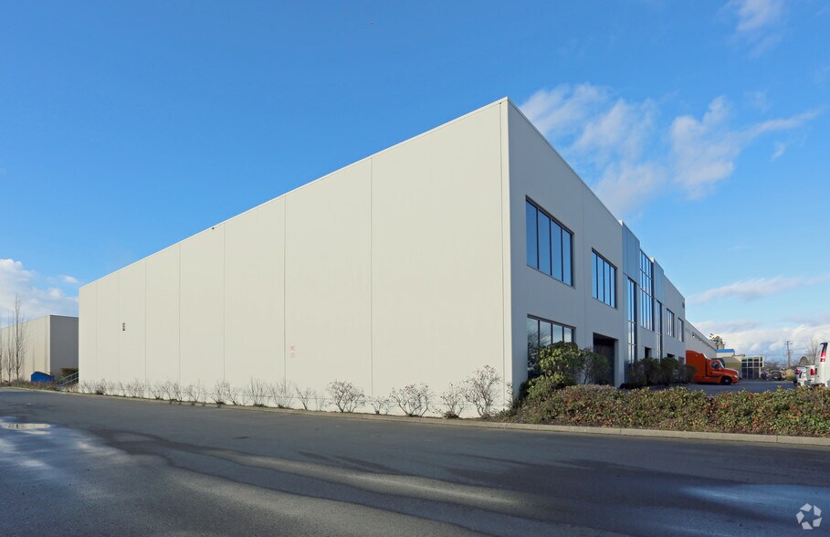 More Photos Of 7959 82nd St, Delta Warehouse For Lease