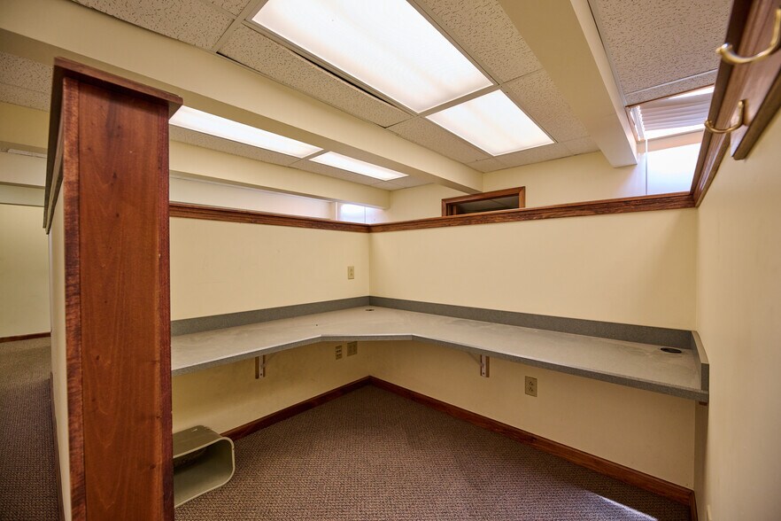 More Photos Of 7464 Sharon Mercer Rd, Mercer General Retail For Sale