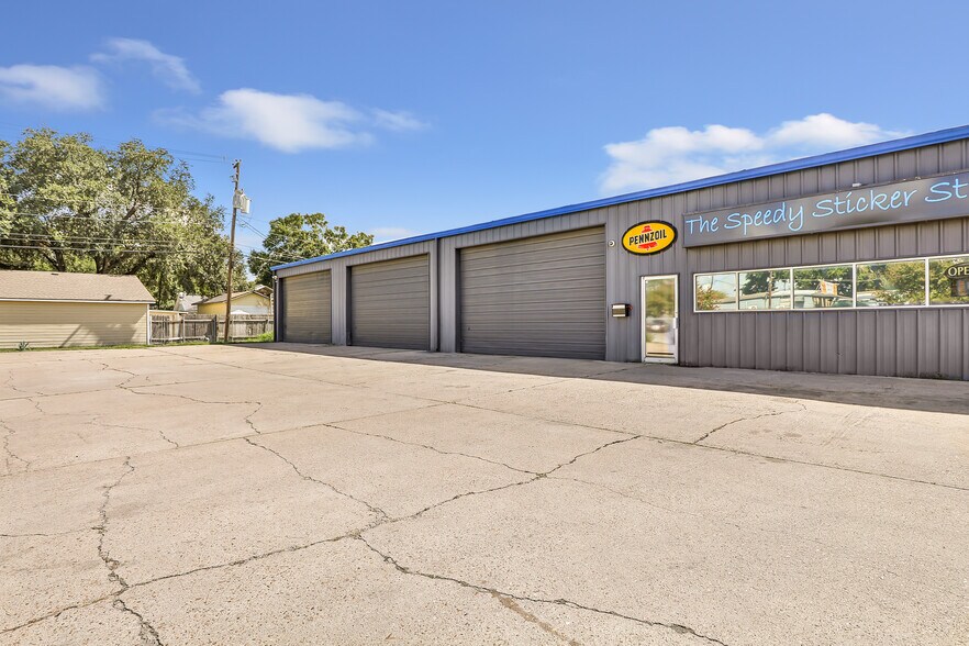 More Photos Of 2605 Avenue H, Rosenberg Auto Repair For Sale