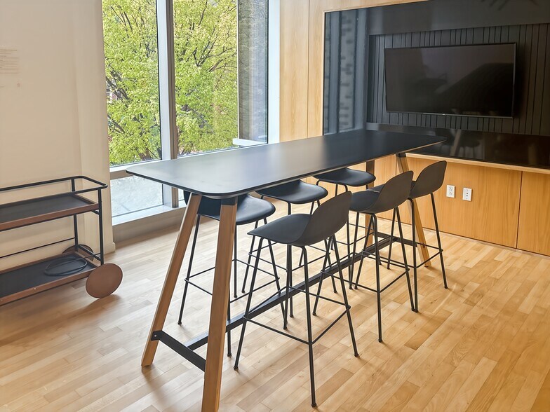 More Photos Of 600 Massachusetts Ave NW, Washington Coworking Space