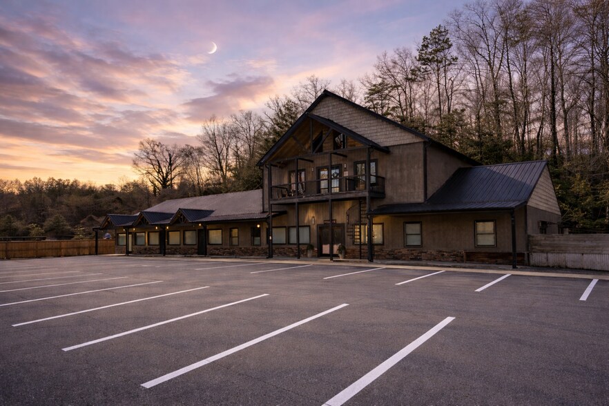 Primary Photo Of 33 Rose Petal Ln, Ellijay General Retail For Sale