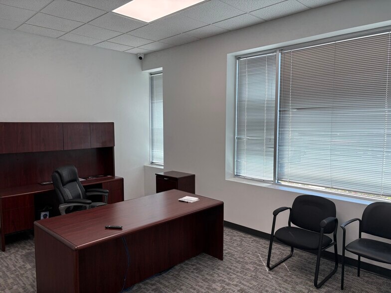 More Photos Of 2301 E St Elmo Rd, Austin Warehouse For Lease