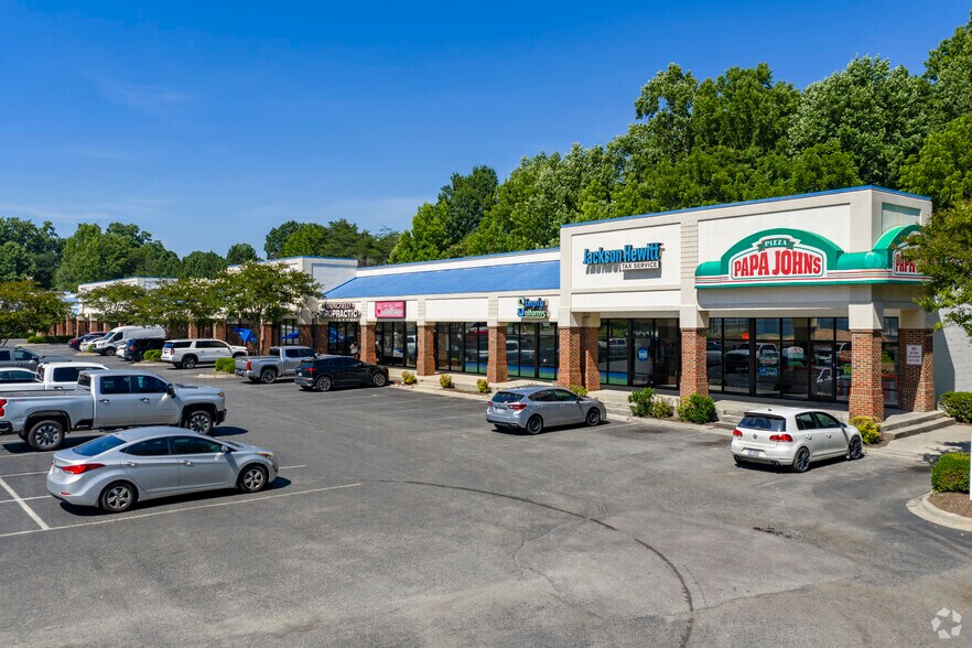 Primary Photo Of 2785 Charlotte Hwy, Mooresville Unknown For Lease