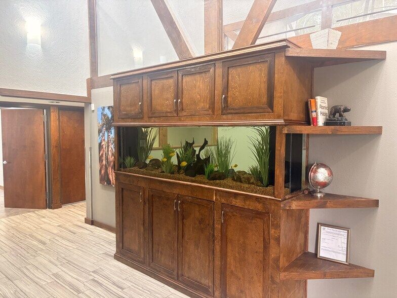 More Photos Of 18935 N I-45, Spring Loft Creative Space For Lease