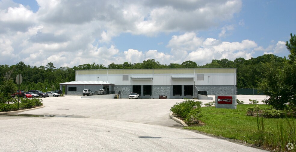 More Photos Of 5885 Mining Ter, Jacksonville Warehouse For Lease