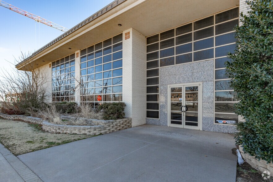 More Photos Of 1324 N Broadway Dr, Oklahoma City Medical For Sale