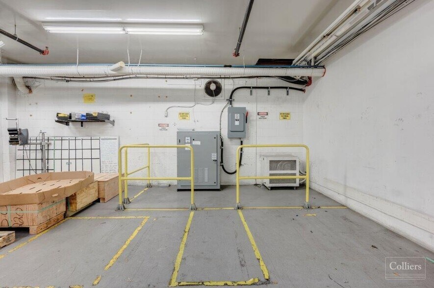 More Photos Of 19689 Telegraph Trl, Langley Twp Service For Lease