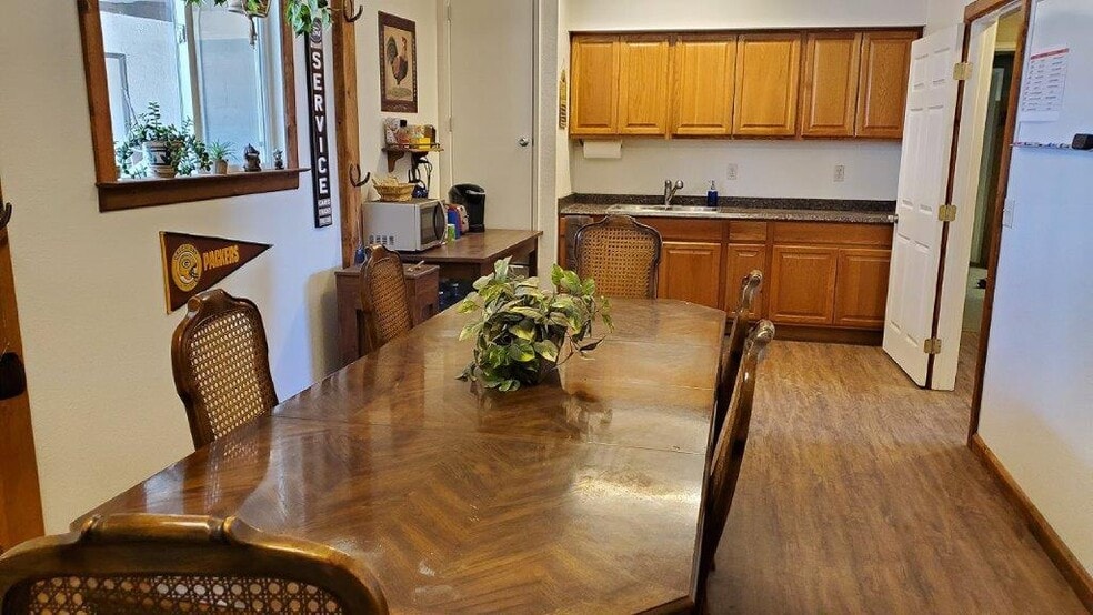 More Photos Of 41614 102nd St E, Palmdale Industrial For Lease