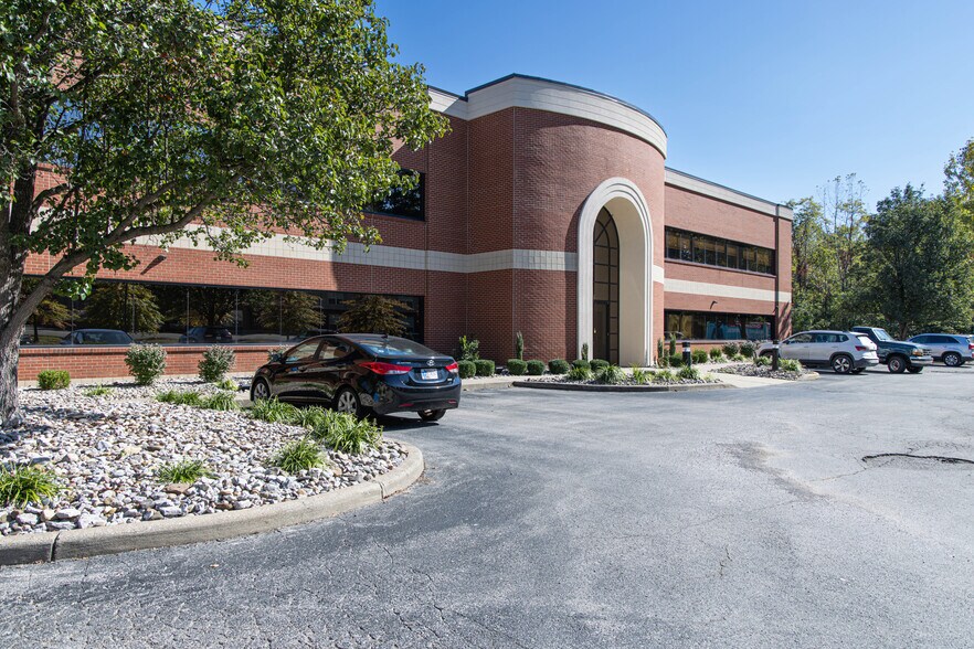 More Photos Of 825 Northgate Blvd, New Albany Office For Sale