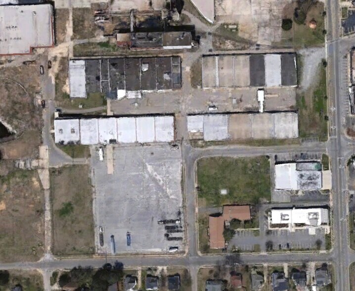 More Photos Of 100 N 13th St, Erwin Warehouse For Lease